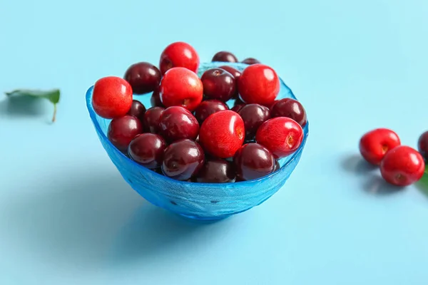 Bowl Sweet Cherries Blue Background — Stock Photo, Image