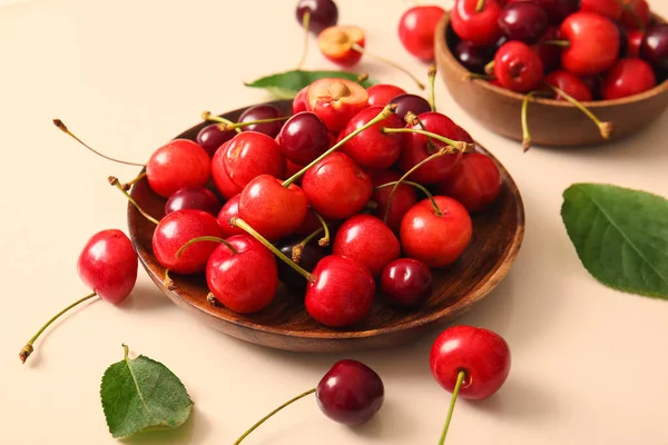 Bowls Sweet Cherries Beige Background — Stock Photo, Image