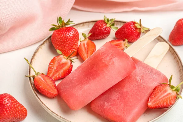 Plate Sweet Strawberry Ice Cream Popsicles White Background — Stock Photo, Image