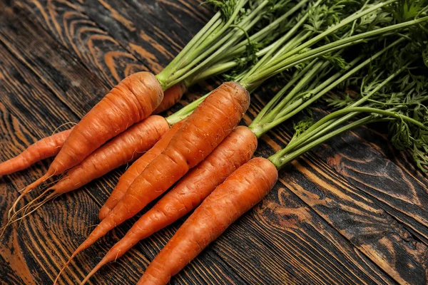 Fresh Carrots Leaves Wooden Background — Stock Photo, Image