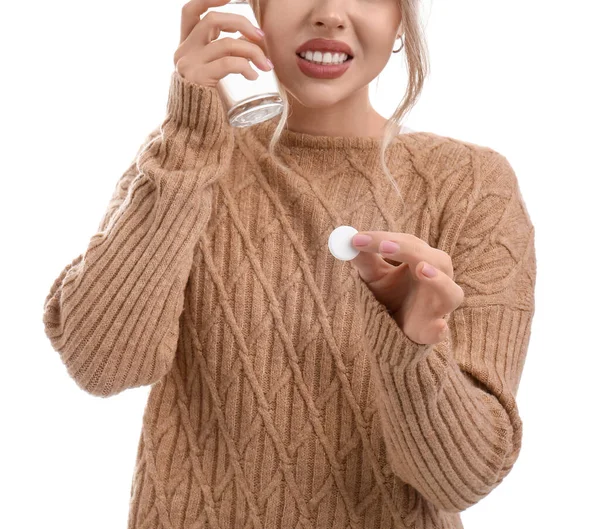 Jonge Vrouw Met Oplosbare Tablet Glas Water Witte Achtergrond Close — Stockfoto