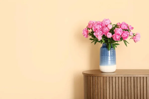 Vase Pink Peonies Dresser Beige Wall — Stock Photo, Image