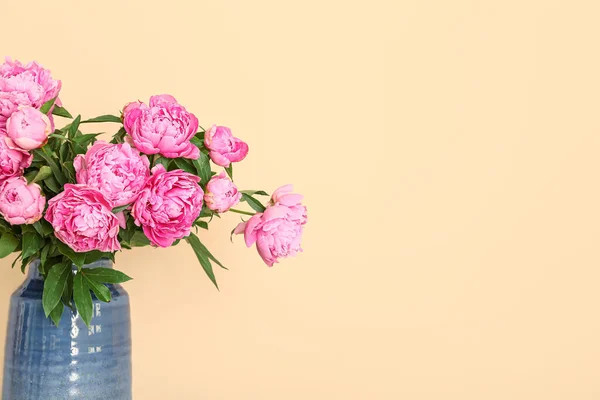 Vase Pink Peonies Beige Background — Stock Photo, Image