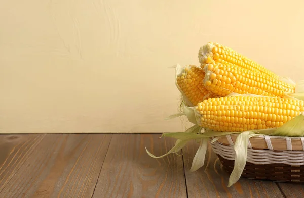 Wicker Bowl Fresh Corn Cobs Wooden Table — Stock Photo, Image