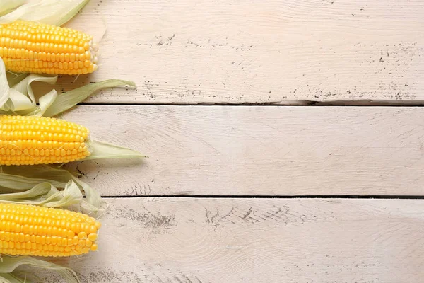 Fresh Corn Cobs White Wooden Background — Stock Photo, Image