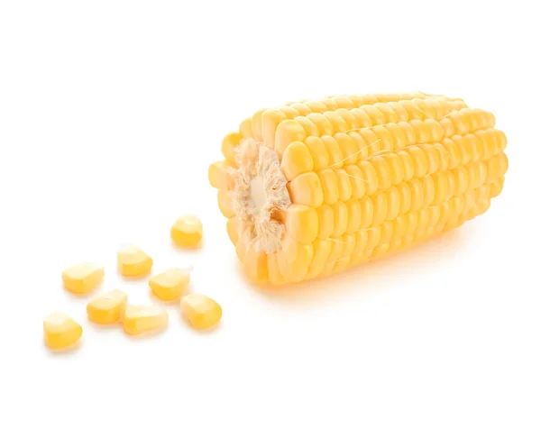 Cięcie Świeżej Kolby Kukurydzy Nasion Białym Tle — Zdjęcie stockowe