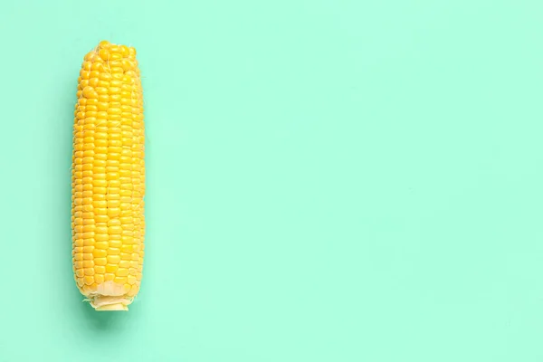 Свіжий Кукурудзяний Коб Бірюзовому Фоні — стокове фото