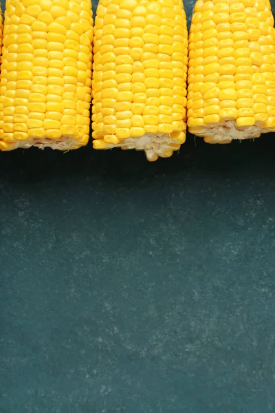 Cut Fresh Corn Cobs Green Background — Stock Photo, Image