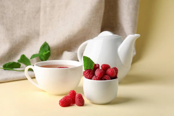 Bowl Fresh Raspberries Cup Tea Yellow Table — Stock Photo, Image