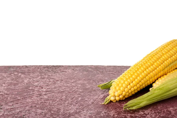 Fresh Corn Cobs Purple Table White Background — Stock Photo, Image