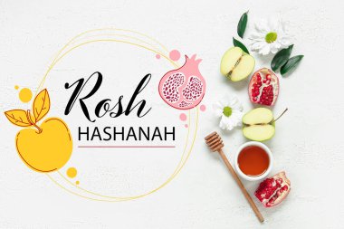 Elma, nar, bal ve çiçeklerle dolu Rosh Hasahanh (Yahudi Yeni Yılı) için tebrik kartı