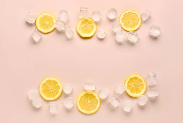 Рамка Лимонних Скибочок Кубиками Льоду Бежевому Фоні — стокове фото