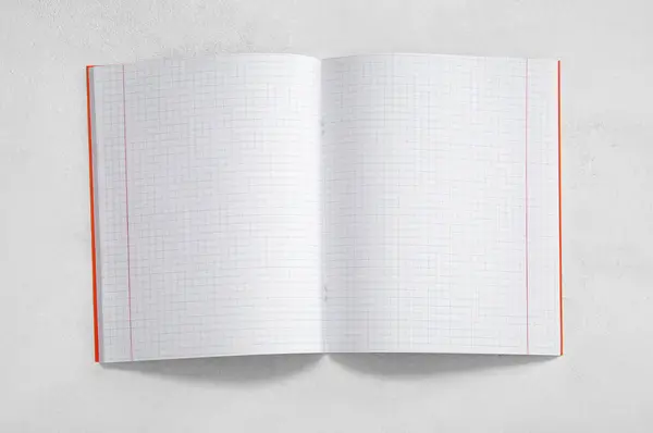 Open Nieuwe Notebook Witte Achtergrond — Stockfoto