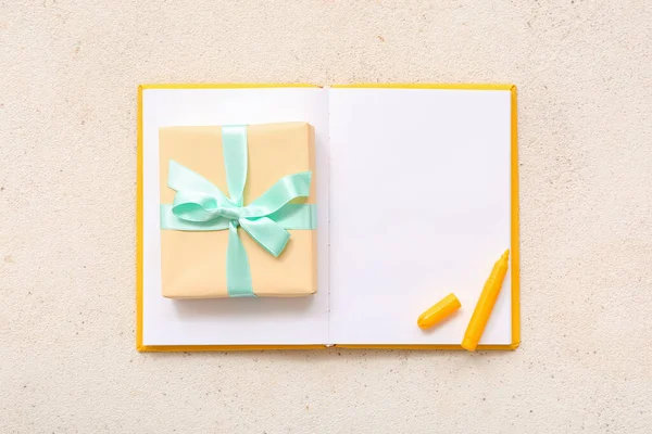 Gift Box Open Notebook Marker Grunge White Background — Stock Photo, Image