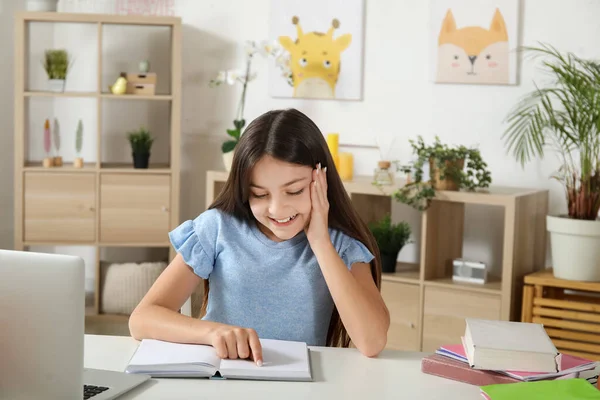Little Girl Reading Schoolbook Home — Stock Photo, Image