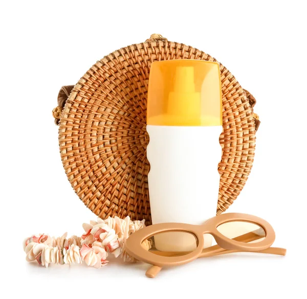 Seashell Necklace Wicker Bag Sunglasses Bottle Sunscreen Cream Isolated White — Stock Photo, Image
