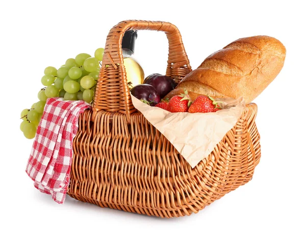 Weidenkorb Mit Leckerem Essen Für Picknick Und Wein Auf Weißem — Stockfoto