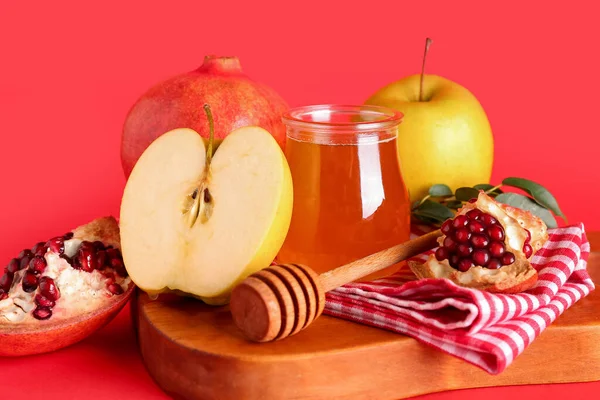 Flaska Med Burk Med Honung Granatäpple Och Äpplen För Rosh — Stockfoto