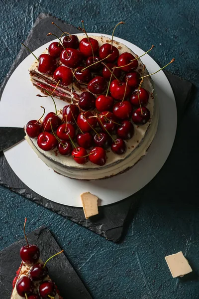 Boards Tasty Cherry Cake Blue Background — Stock Photo, Image