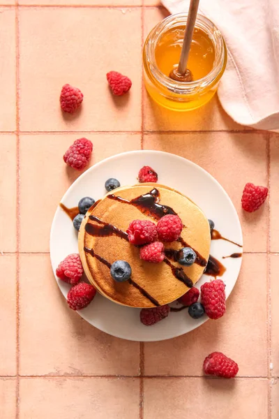 Plate Tasty Pancakes Raspberries Blueberries Beige Tile Background — Stock Photo, Image
