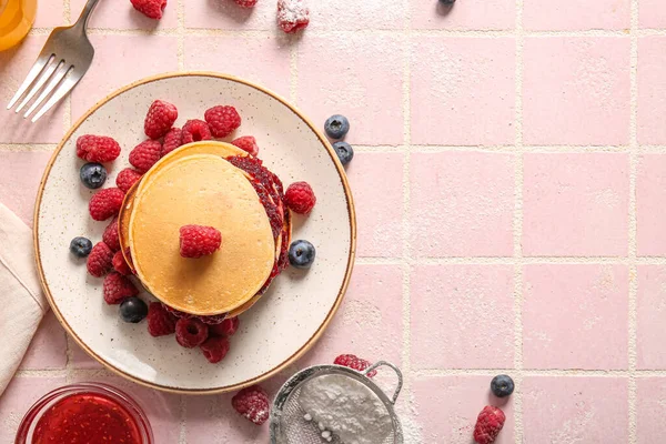 Plate Tasty Pancakes Raspberries Blueberries Pink Tile Background — Stock Photo, Image