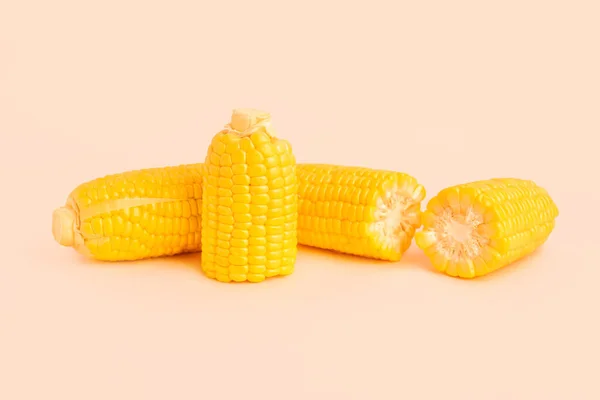 Cut Fresh Corn Cobs Pink Background — Stock Photo, Image