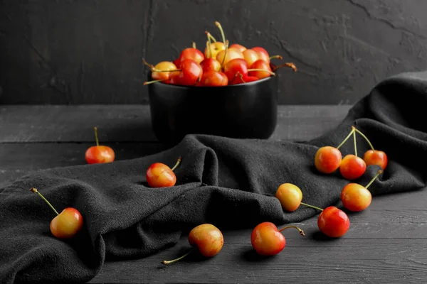 Bowl Sweet Yellow Cherries Black Wooden Table — Stock Photo, Image