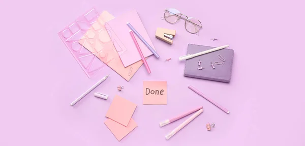 Sticky Note Word Done Eyeglasses Stationery Lilac Background — Stock Photo, Image