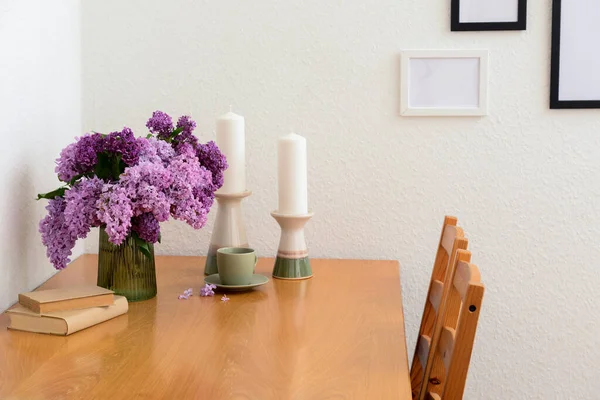 Vase Beautiful Lilac Flowers Candles Table Blank Pictures Interior Light — Stock Photo, Image
