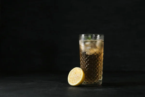 Glass Ice Tea Mint Lemon Black Background — Stock Photo, Image
