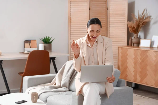 Young Businesswoman Laptop Video Chatting Home — Stock Photo, Image