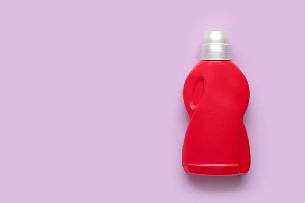 Botella Detergente Sobre Fondo Lila —  Fotos de Stock