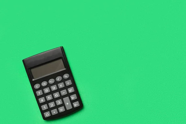 Современный Калькулятор Зеленом Фоне — стоковое фото