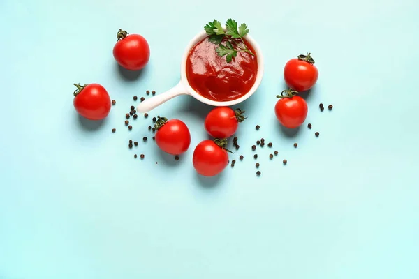 Bowl Tomato Paste Fresh Vegetables Blue Background — Stock Photo, Image