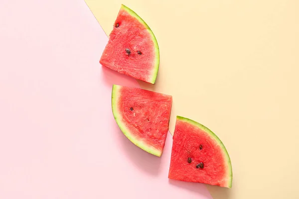 Stücke Frischer Wassermelone Auf Buntem Hintergrund — Stockfoto