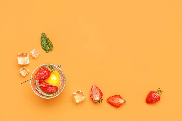 Frame Made Ingredients Preparing Strawberry Lemonade Glass Drink Orange Background — Stock Photo, Image