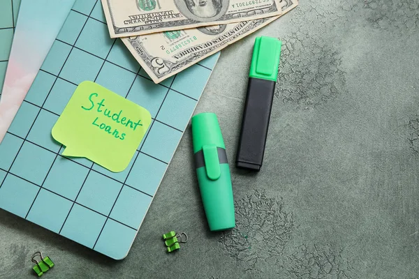 Marcadores Verdes Cuaderno Billetes Dólares Nota Adhesiva Con Texto Préstamos —  Fotos de Stock