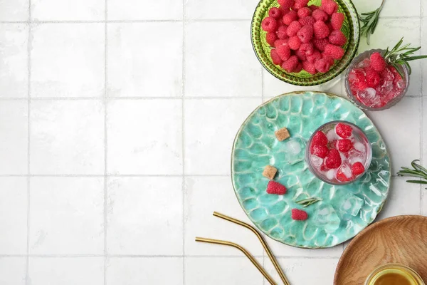 Glasses Fresh Raspberry Lemonade Bowl Berries White Tile Background — Stock Photo, Image