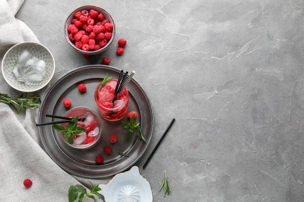 Glasses Fresh Raspberry Lemonade Bowl Berries Grey Table — Stock Photo, Image