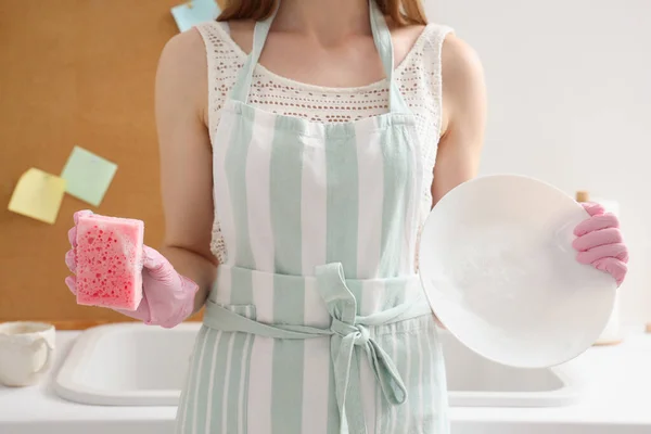 Woman Plate Cleaning Sponge Kitchen Closeup — Stock Photo, Image