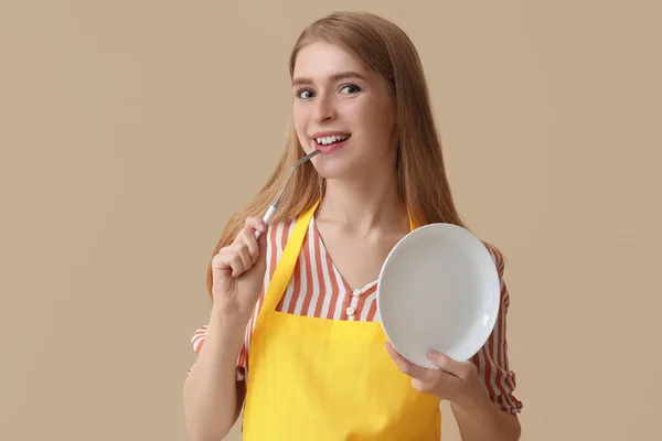 Young Woman Fork Plate Beige Background — Stock Photo, Image