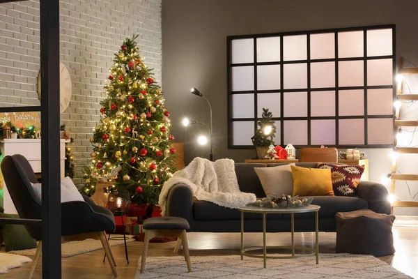 Interior Dark Living Room Sofa Armchair Fireplace Christmas Tree Glowing — Stock Photo, Image