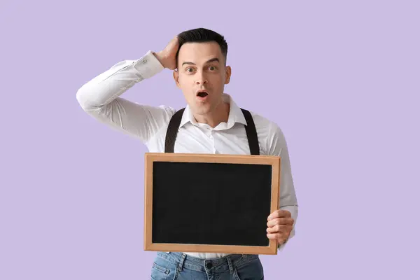 Surprised Male Teacher Chalkboard Lilac Background — Stock Photo, Image