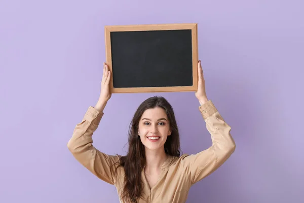 Female Teacher Chalkboard Lilac Background — Stock Photo, Image