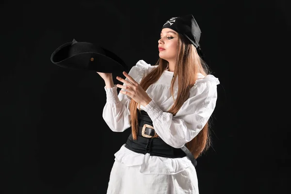 Linda Pirata Feminina Fundo Preto — Fotografia de Stock