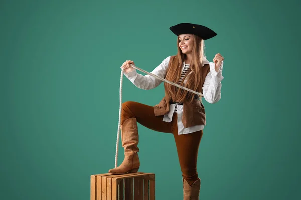 Beautiful Female Pirate Rope Wooden Box Green Background — Stock Photo, Image