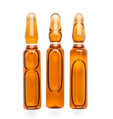 Beyaz arkaplanda cam ampule