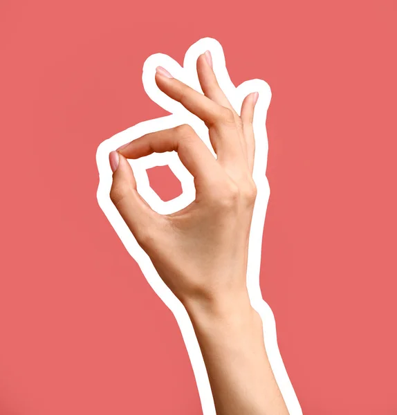 Kobieta Ręka Pokazuje Gest Różowym Tle — Zdjęcie stockowe