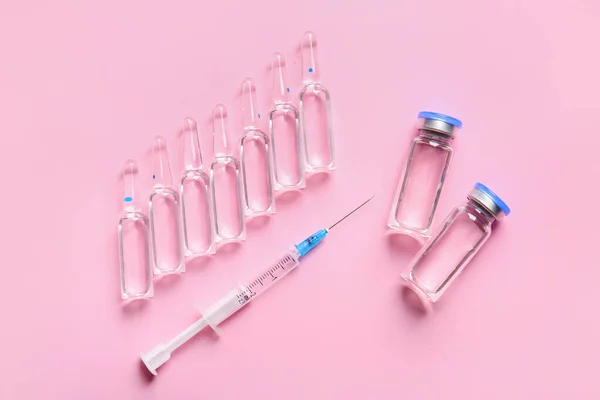 Medical Ampules Syringe Pink Background — Stock Photo, Image