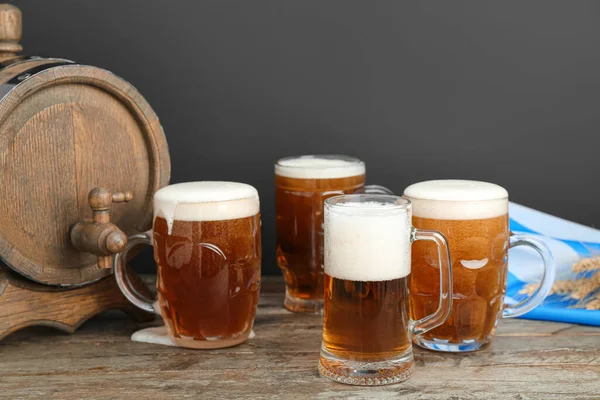 Mugs Cold Beer Wooden Barrel Table Oktoberfest Celebration — Stock Photo, Image